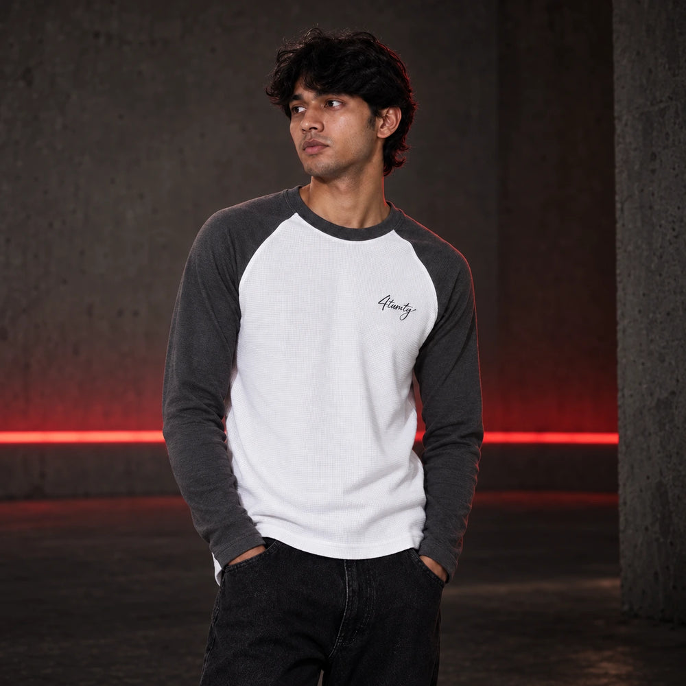 Relaxed raglan shape